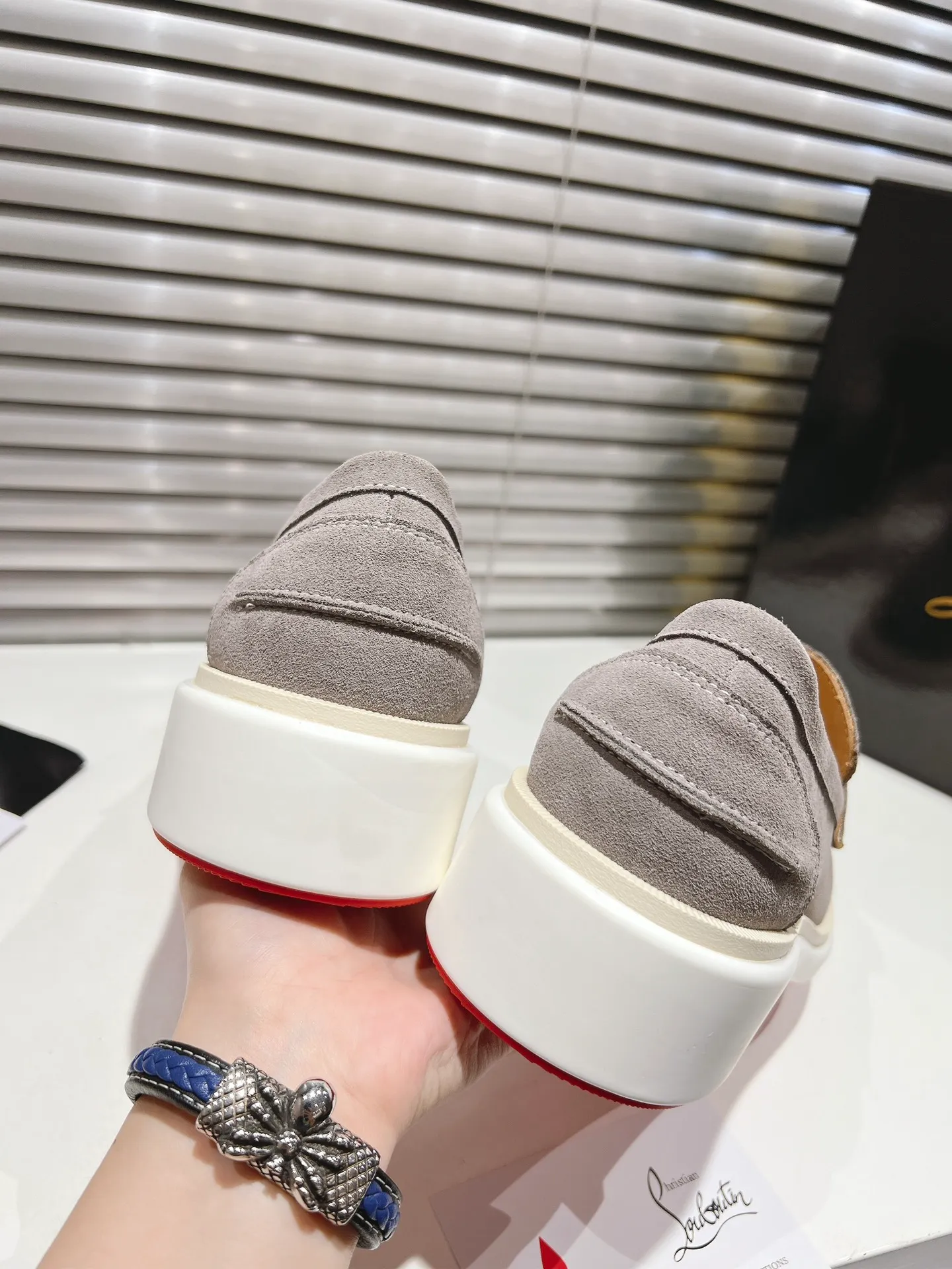👟👟Ex-factory price 760👟👟 ╔Tire bottom Loaf🆑Black cowhide╗ ·Top version customization·2024𝐬𝐬 𝑪𝒉𝒓𝒊𝒔𝒕𝒊𝒂𝒏 𝑳𝒐𝒖𝒃𝒐𝒖𝒕𝒊𝒏 ▪️No matter the last shape, fabric, diamonds, nails, lining, outsole, they are as close as possible to ZP... ▪️The original sole is specially provided by the original factory ▪️The lining is imported water-dyed cowhide ▪️The private customization time is about 3-7 days —————— Size: Men's 39M-46M